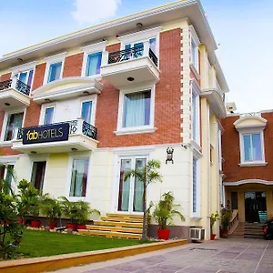 Hotel Super Collection O Sakshi